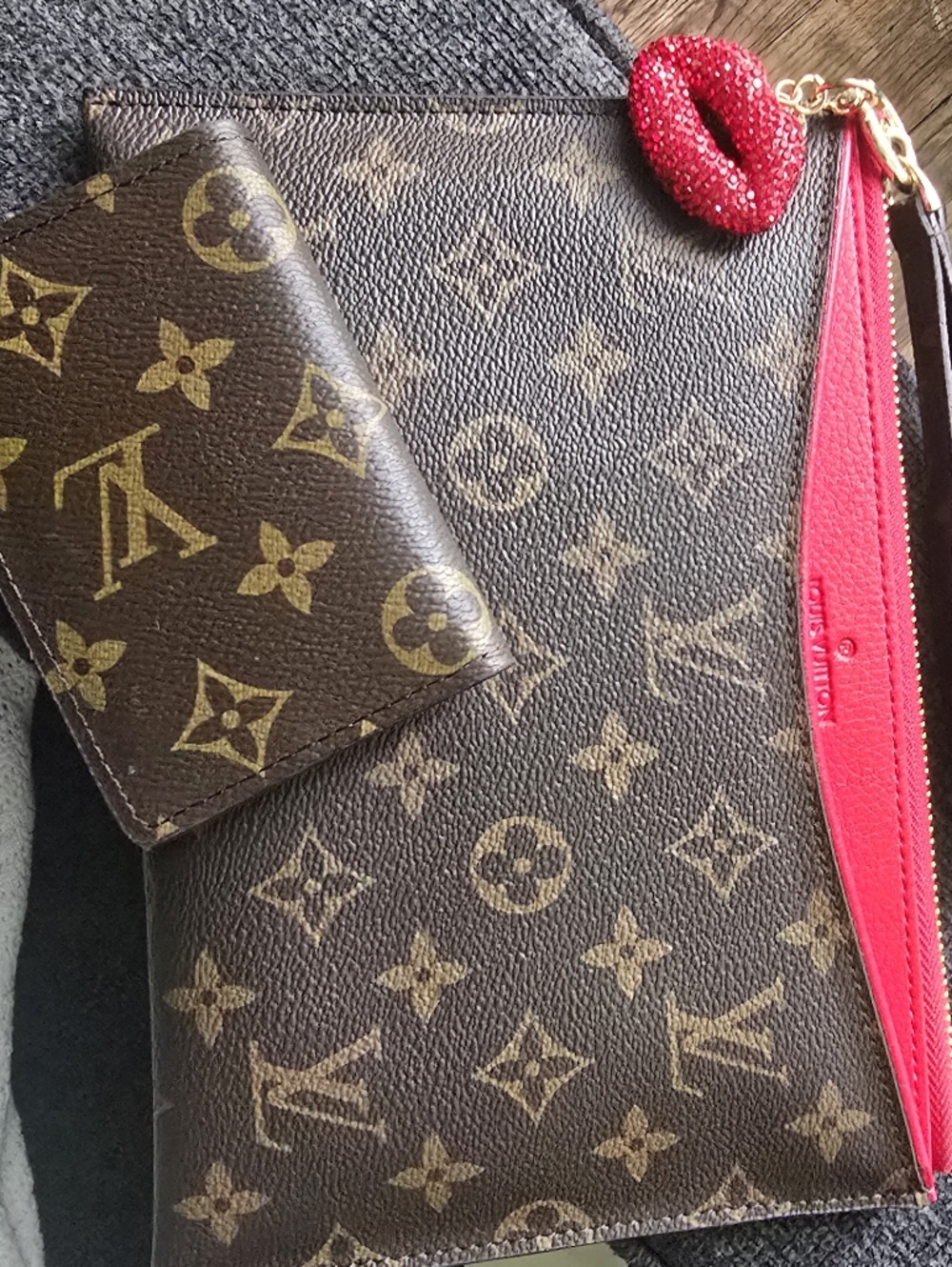 Signture To go Monogram Canvas  Clutch in Red Trim/wallet & Crystal Charm Bundle - Picture 4 of 12